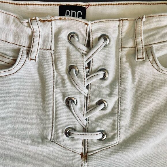 Urban Outfitters BDG Girlfriend High-Rise Lace-Up White Jeans - Picture 7 of 12